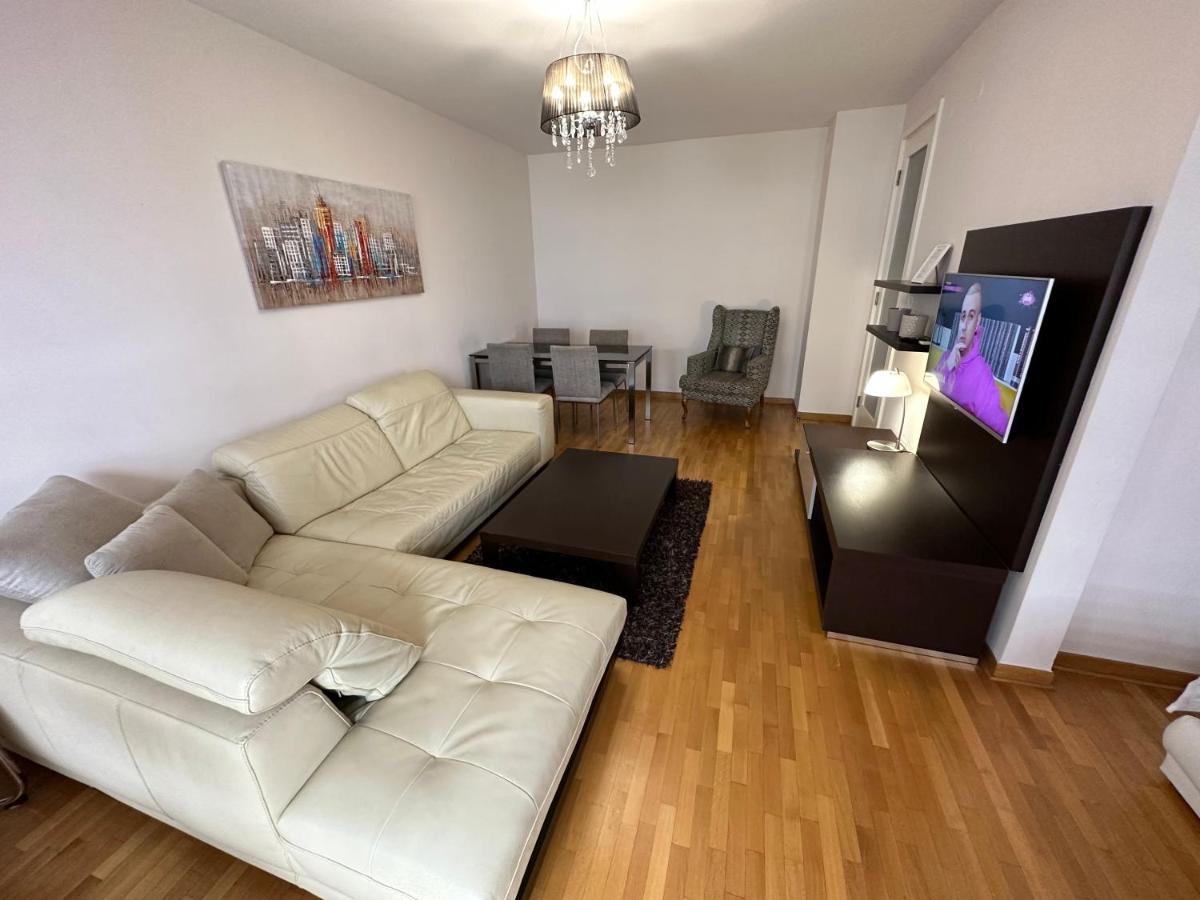 Nevena Belville Apartments Belgrad Rum bild