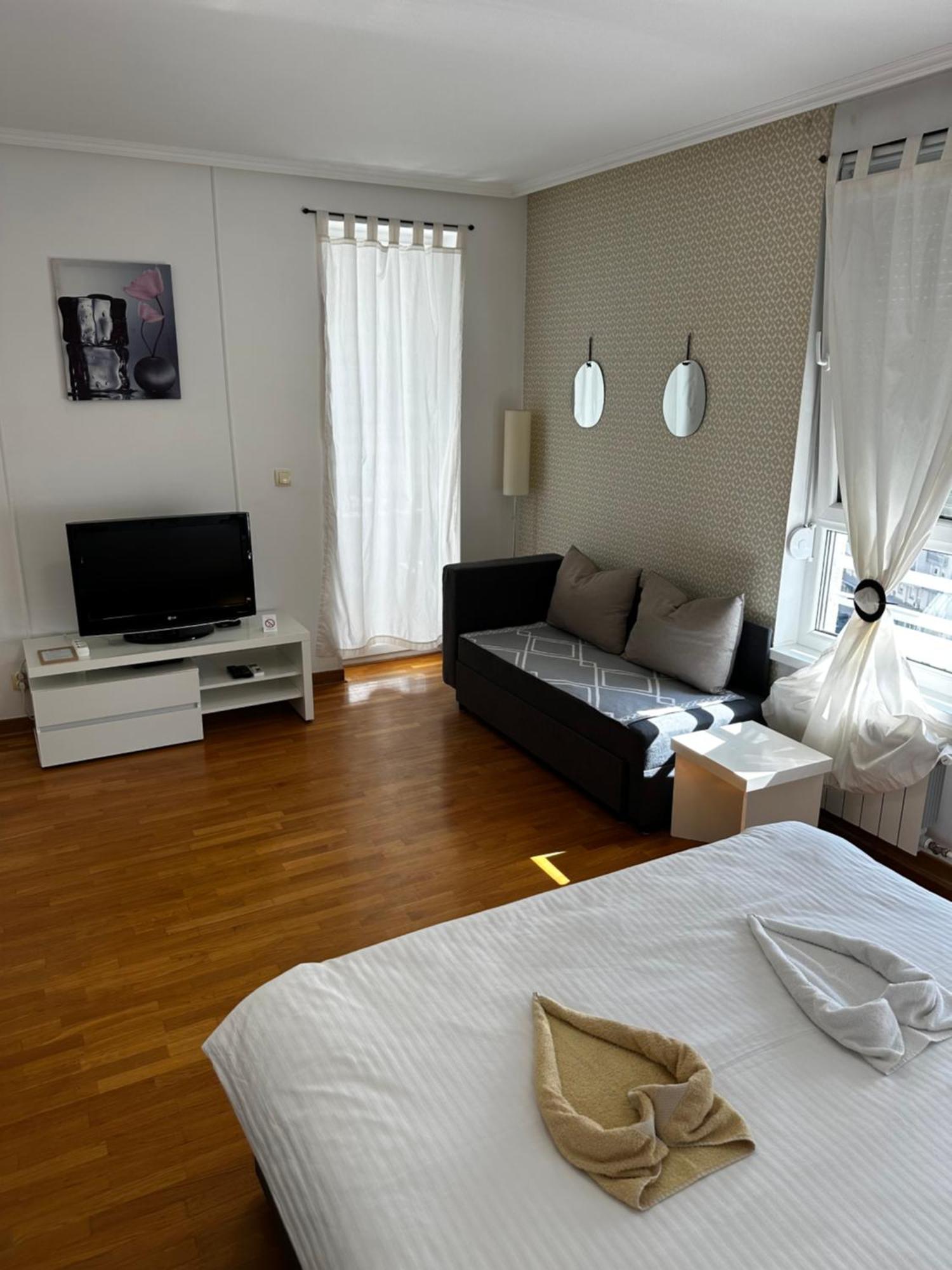 Nevena Belville Apartments Belgrad Rum bild